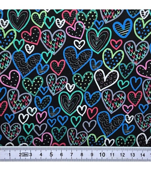 Tissu coton avec coeurs multicolors sur fond noir